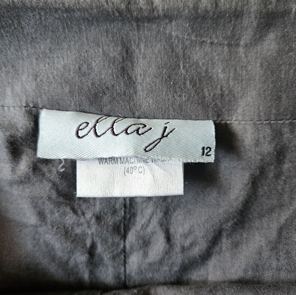 Olive green tiered ruffled Ella J Smaxi skirt size 12 - Picture 2 of 3